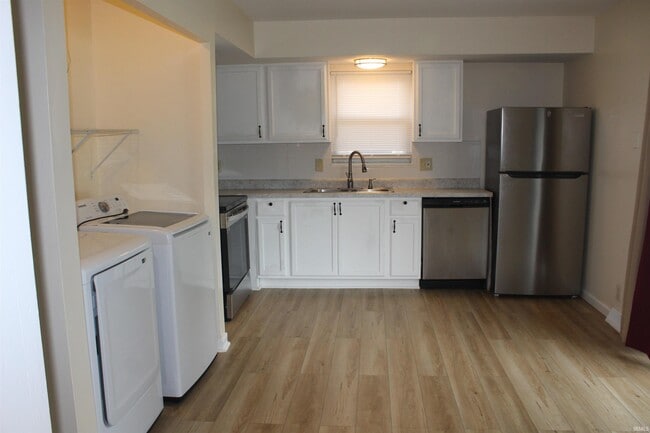 Photo - 1716 S Walnut Ln