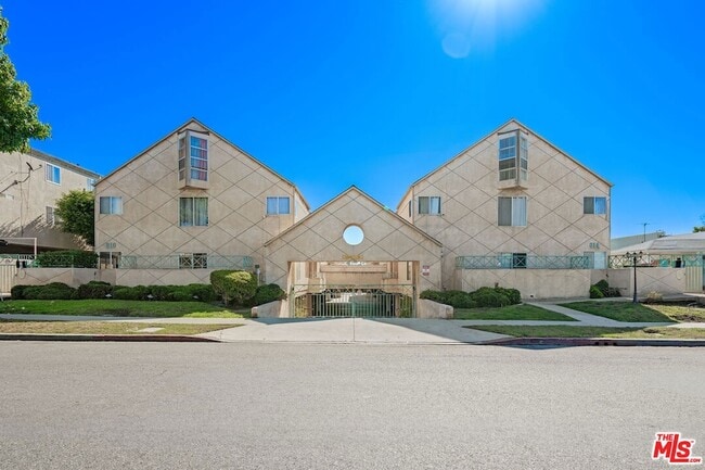 Photo - 610 Venice Way