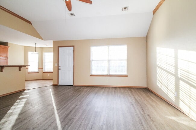 Photo - 4009 Notting Hill Dr