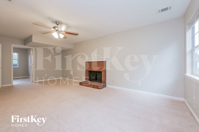 Photo - 161 Solomon Dr