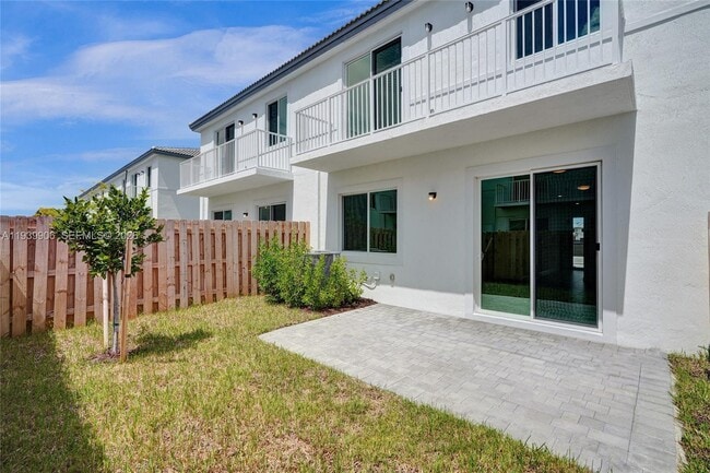 Photo - 732 SE 13th Ct