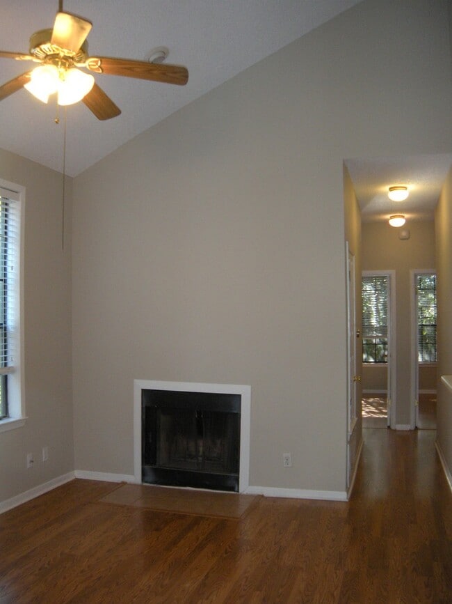 Photo - 2300 Leon St Unit 201