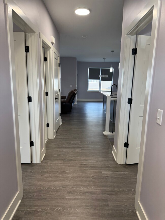 Photo - 3082 Charissas Plz