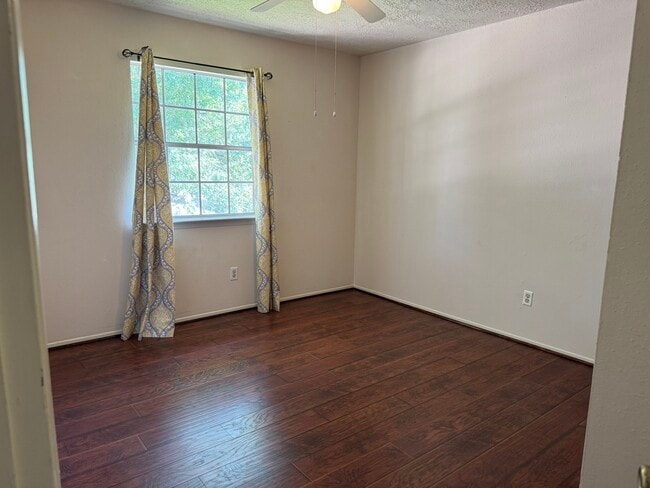 Photo - 5614 Country Green St