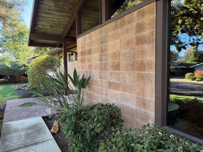 Photo - Desirable St Francis Neighborhood