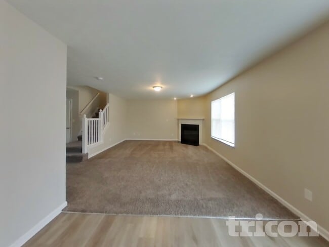 Photo - 749 Mozart Dr