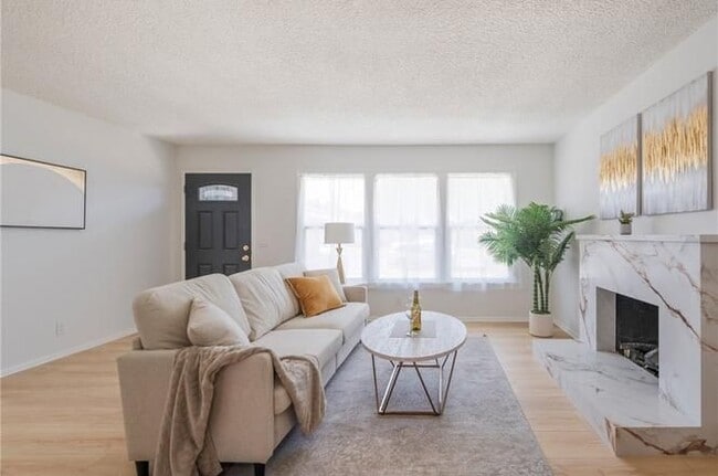 Photo - 16220 McKinley Ave