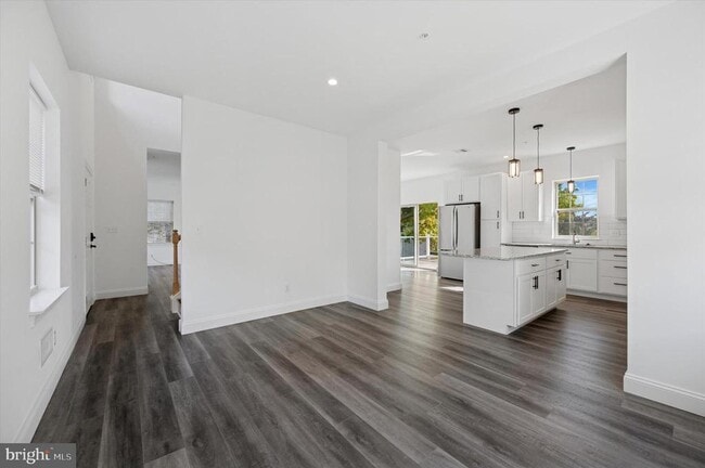 Photo - 605 Tabak Ave