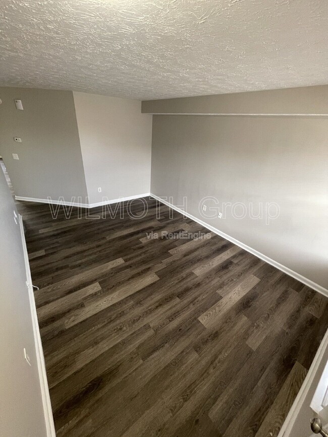 Photo - 7756 Mountain Stream Way