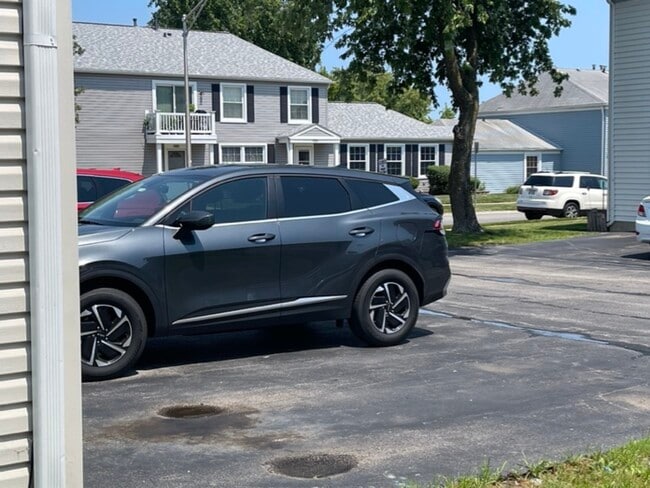 Photo - 423 James Ct