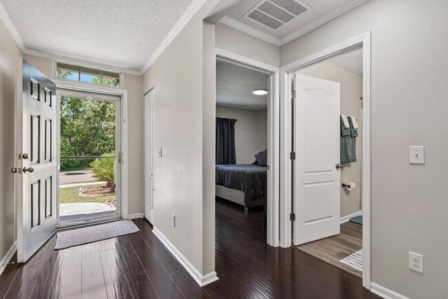 Photo - 7163 Bedfordshire Ln