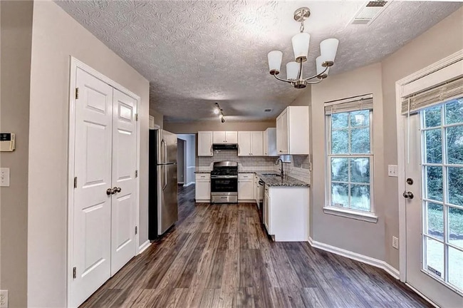 Photo - 1227 Yellow River Dr