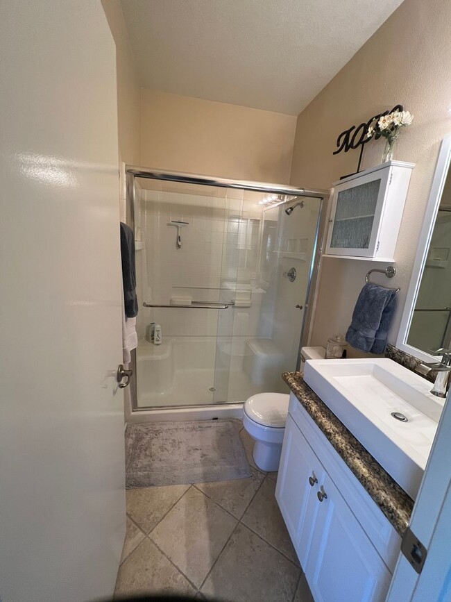 Charming 2-Bed, 2-Bath Condo in Aliso Viej... - Charming 2-Bed, 2-Bath Condo in Aliso Viej...