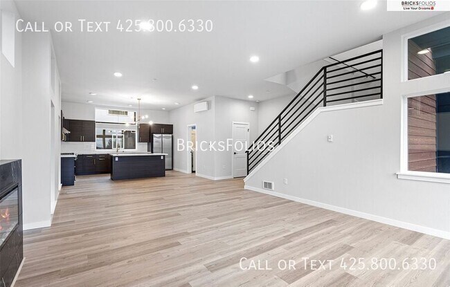 Photo - 1212 Harrington Ave NE