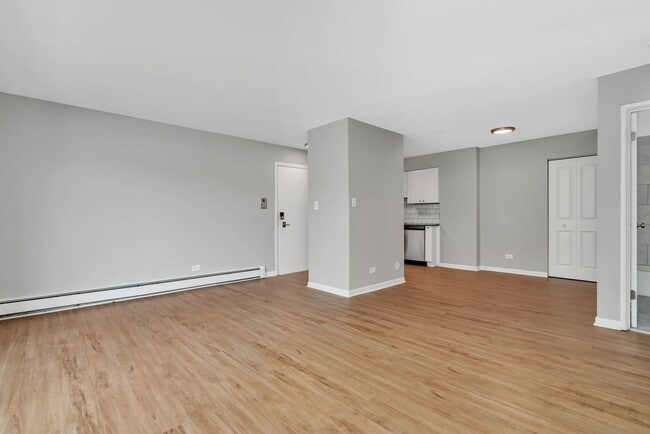 909-913 Plainfield Rd Apartments