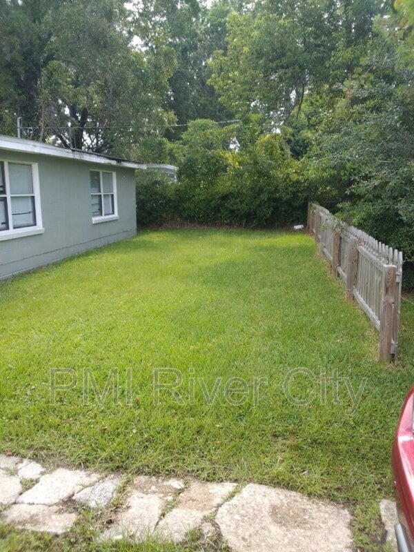 Photo - 5048 Broadway Ave