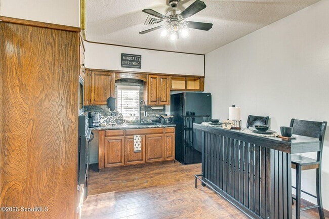 Photo - 1503 Darling Ave