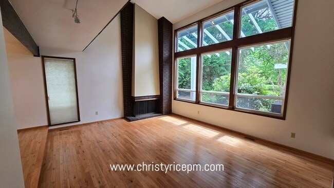 Photo - 15406 SE 46th Way