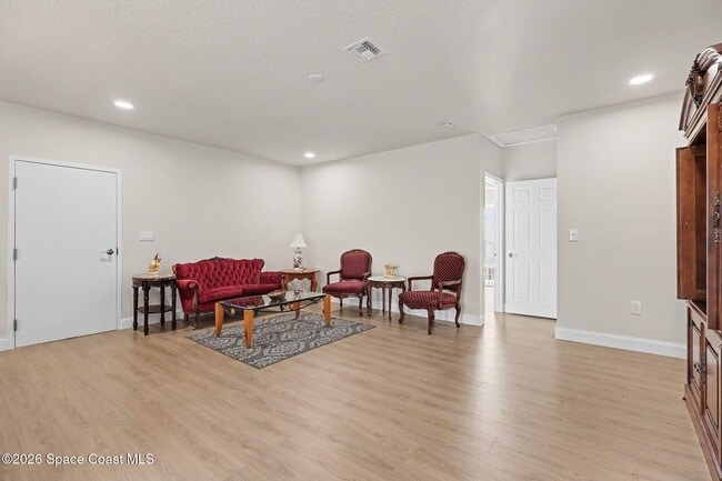 2008 Waverly Pl