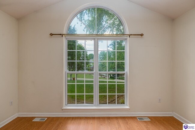 Photo - 119 Charlotte Cir