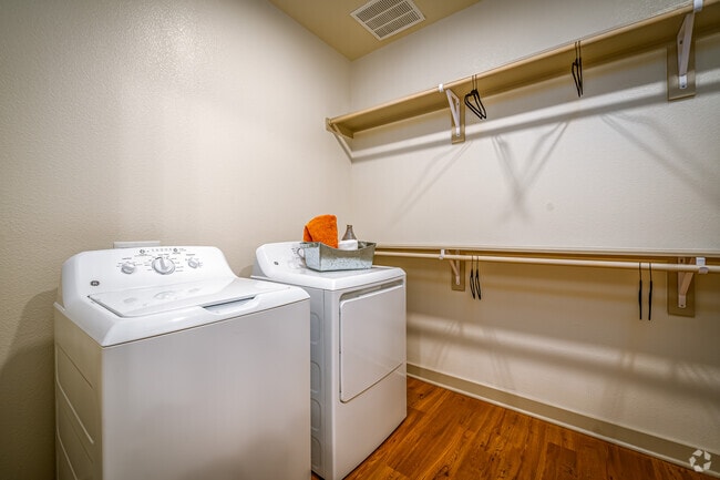 1HAB, 1BA - 664 ft² - Espria