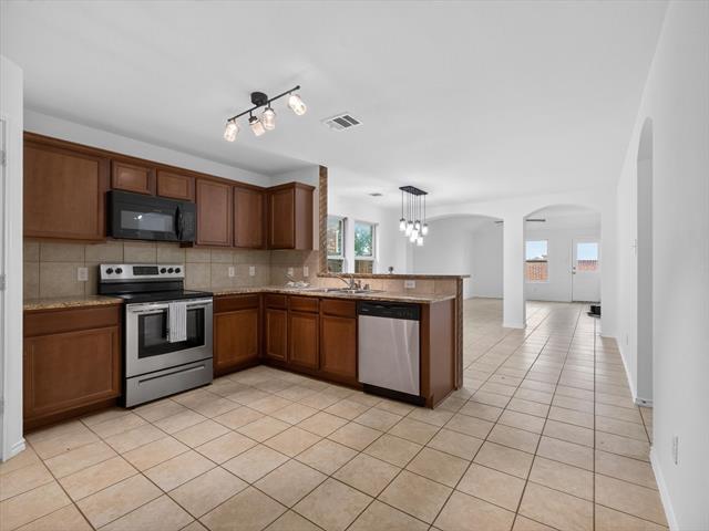 Photo - 802 Platinum Dr