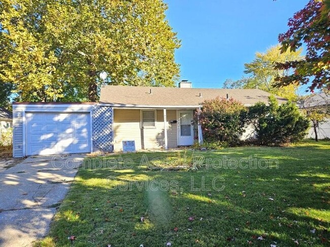 Building Photo - 921 Spruce St