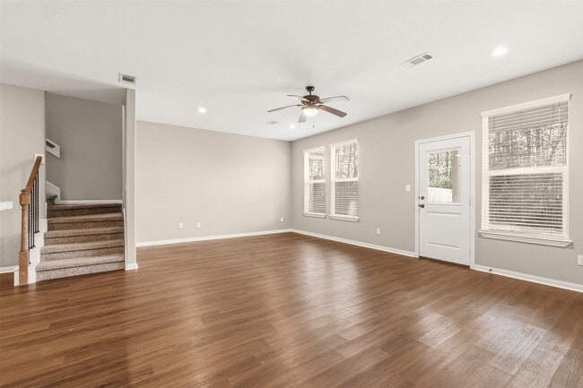 Building Photo - 112 Artesian Way