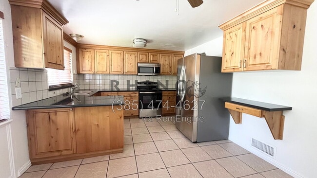 Building Photo - 3389 S 2760 W