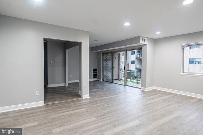 Photo - 12211 Braxfield Ct Unit 7