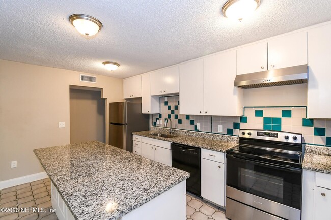 Photo - 7215 Sharbeth Dr S