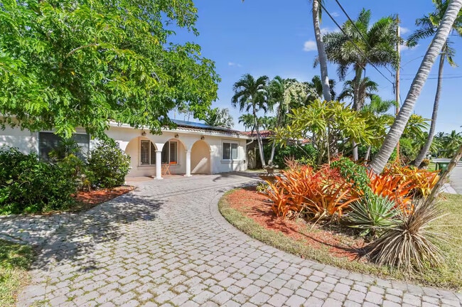 Photo - 2101 NE 25th St