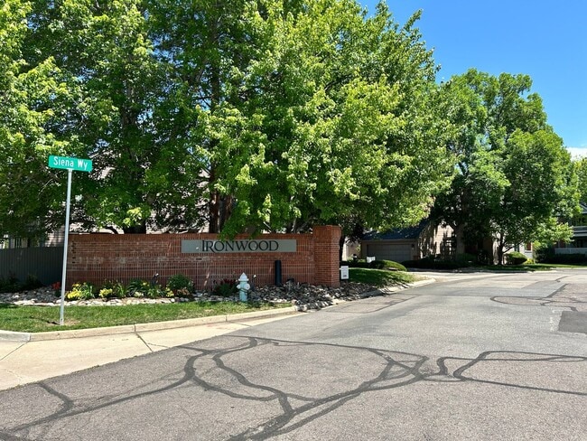 Photo - Gorgeous 4 Bedroom Townhome Steps from Boulder Country Club