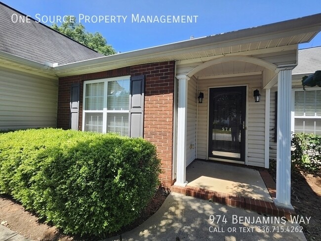 Photo - 974 Benjamins Way