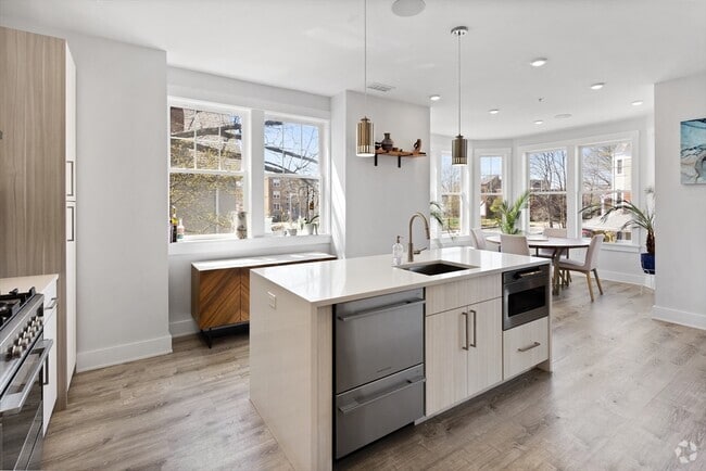 Building Photo - 176 Humboldt Ave Unit 9 Rental
