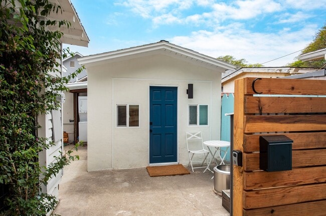 Building Photo - 208 S Voluntario St Unit C