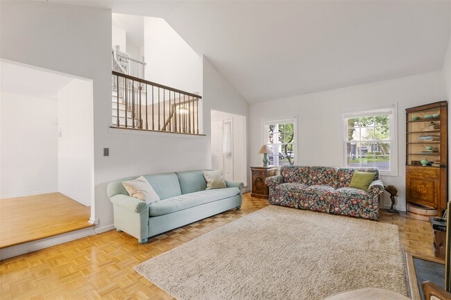 Photo - 9 Northbridge Pl