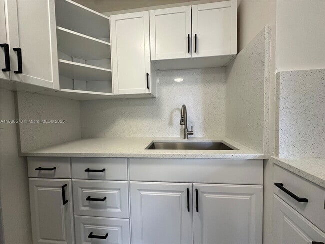 Photo - 717 NW 5th Ave Unidad 1A