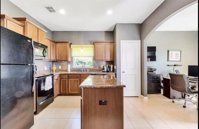 Photo - 13405 Clara Martin