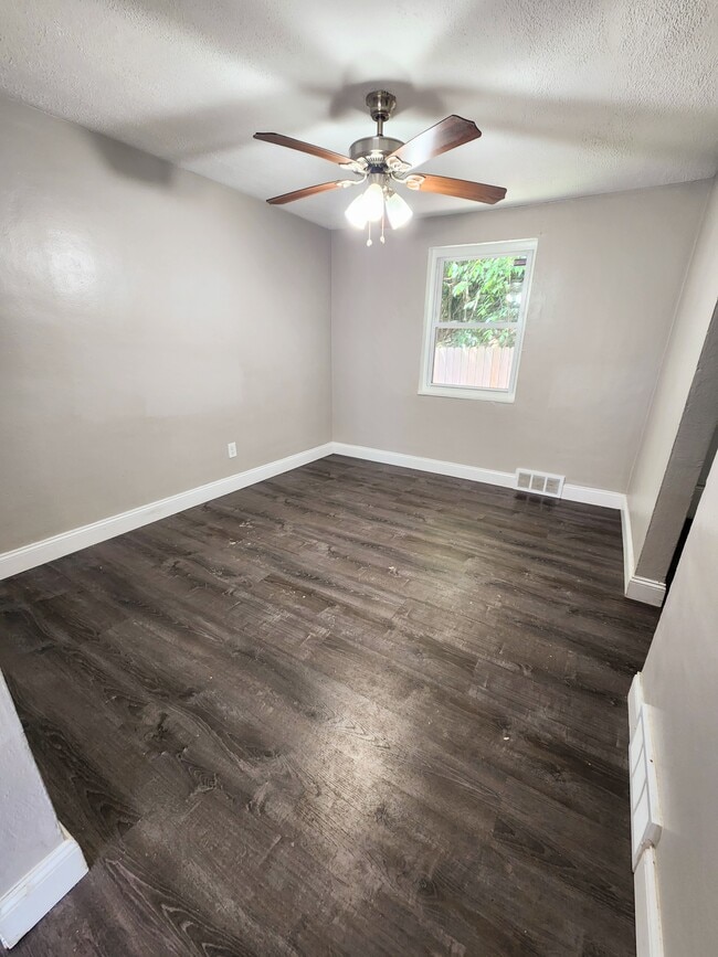 Photo - 449 Idlewood Rd