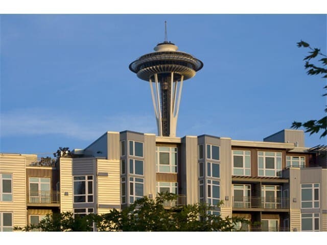 Building Photo - Beautiful 1 Bed + Den/1.5 Bath Condo @ Mar... Unit 619