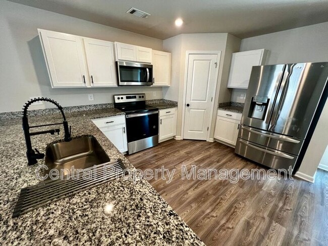 124 Brooks Dr