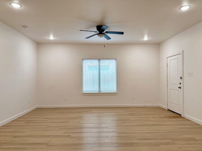 Photo - 5703 Kemper St