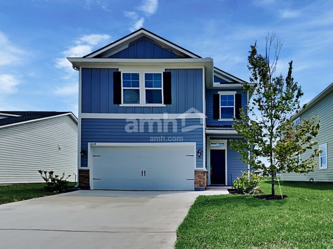 Building Photo - 1019 Tan Tara Trl