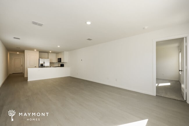 Photo - 3125 Burmese St