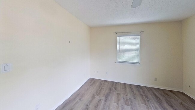 Photo - 181 Maple St Unit B