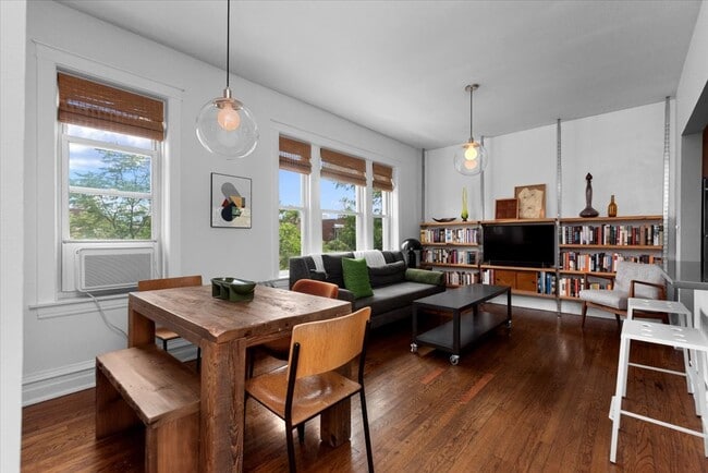 Building Photo - 4862 N Ashland Ave Unit 3E Rental