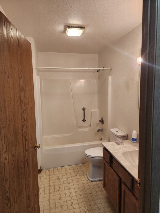 Photo - 1490 Tower Dr Unit #2