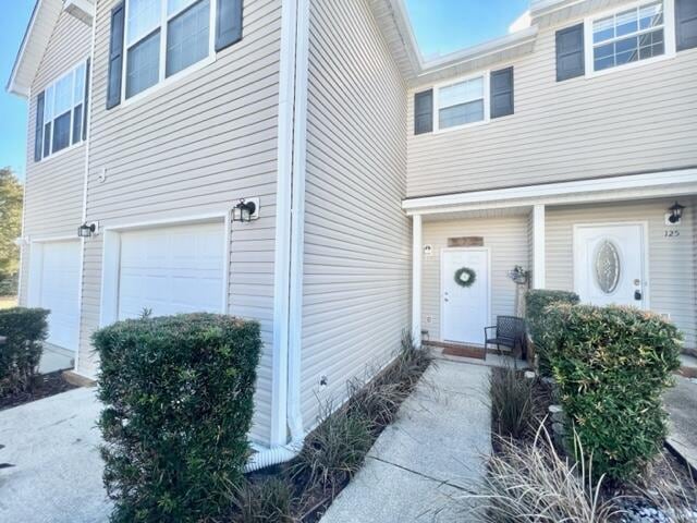 Photo - 123 Farrah Ave