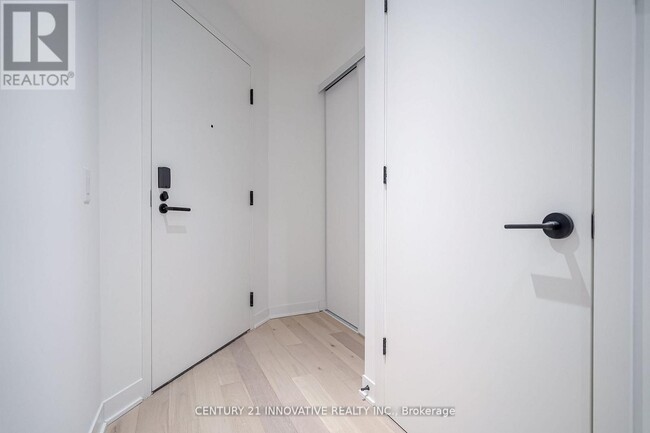 Photo - 2625 Dundas St W Unit 311